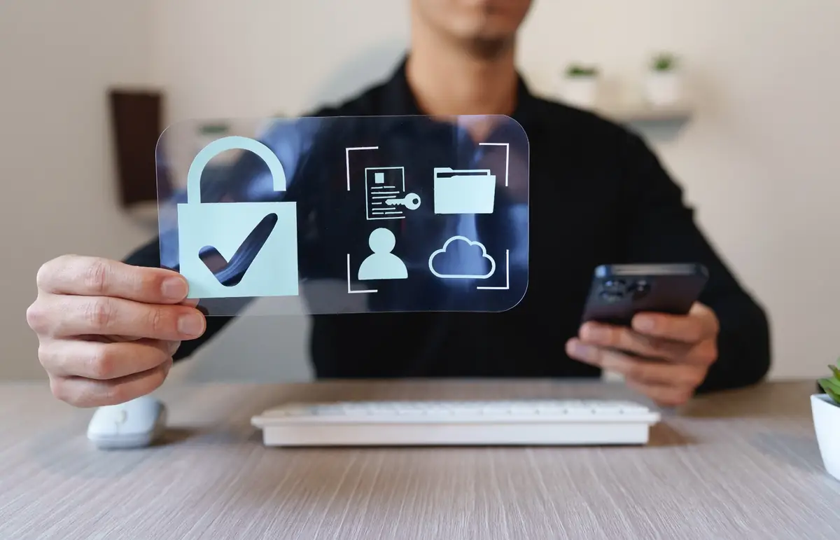 SMS gateway provider supporting secure 2FA verification on a smartphone